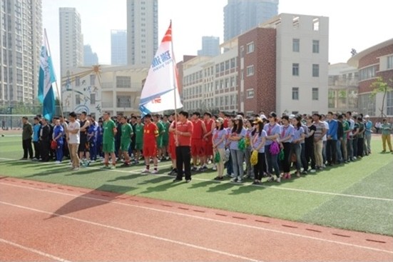 bv伟德源自英国始于1946参加“2014青春• 五月系列之篮球、足球对抗赛