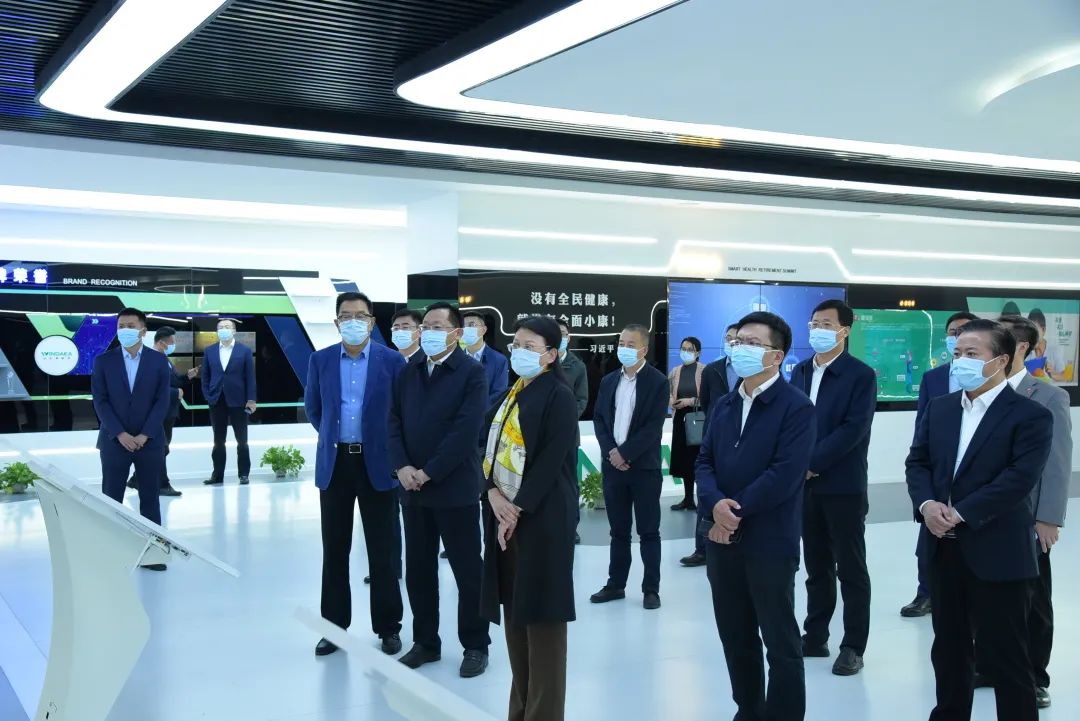 青岛市委常委、组织部部长于玉一行莅临bv伟德源自英国始于1946调研